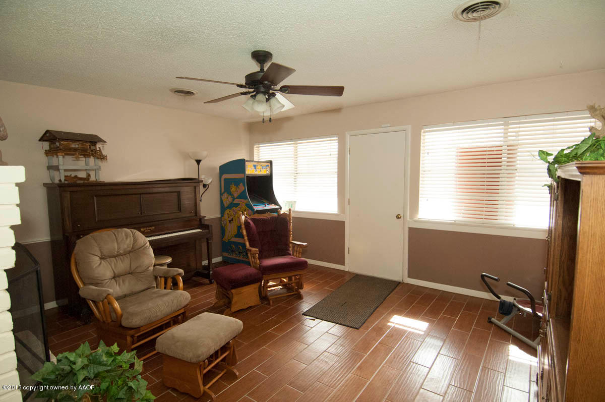 3707 Kingston Road Amarillo, TX 79109 - Photo 8 of 35 DEN VIEW 2