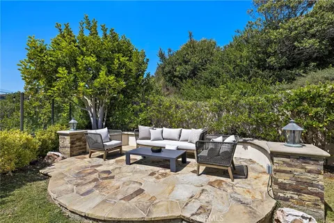 $8,950,000 | 28 Sandy Cove, Newport Coast, CA 92657
