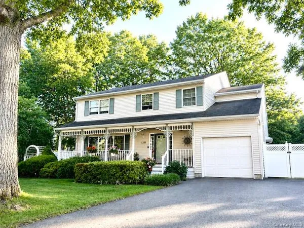 $775,000 | 1288 Boston Avenue, Bay Shore, NY 11706