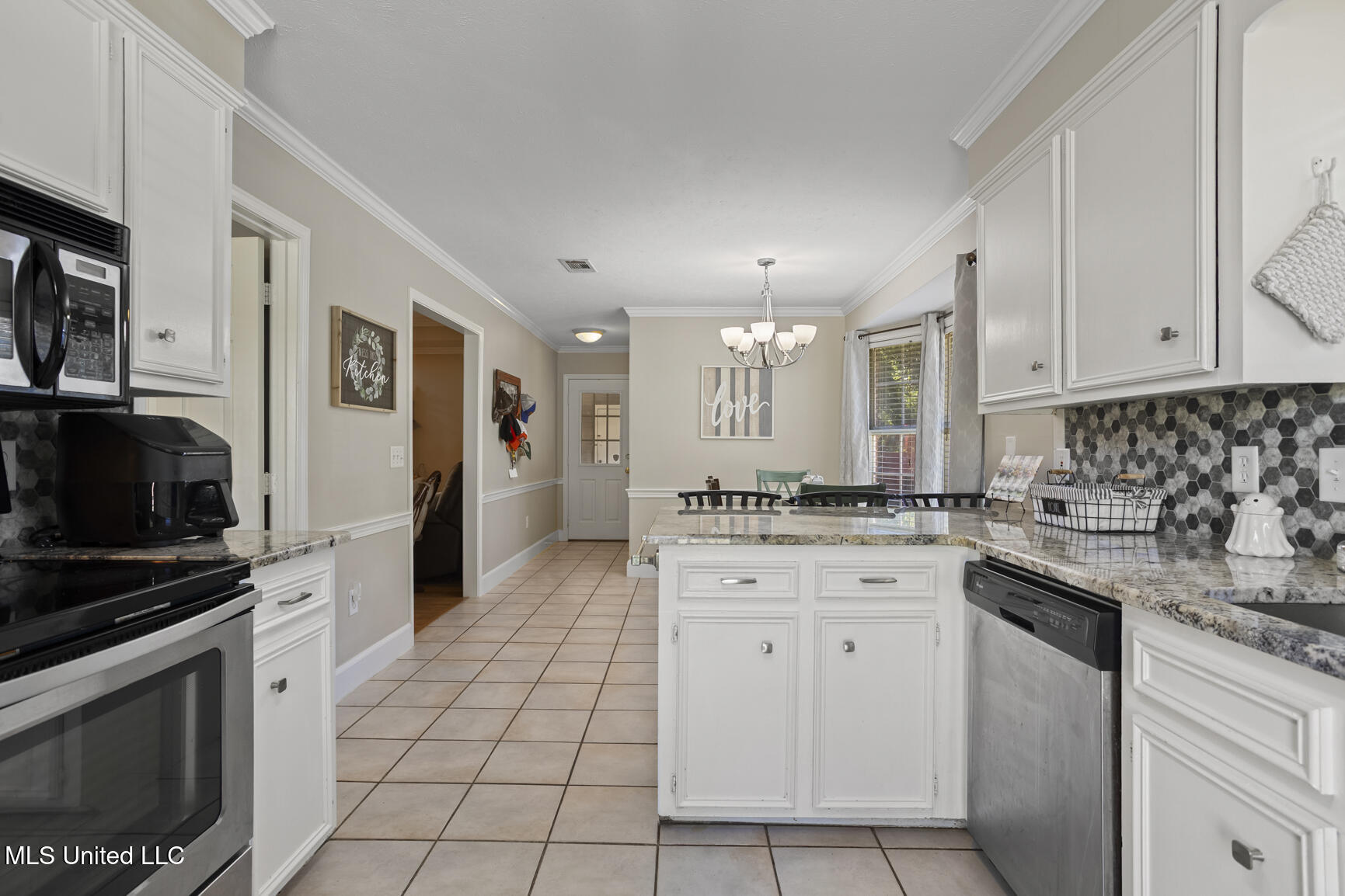 163 Azalea Circle Madison, MS 39110 - Photo 12 of 24 163 Azalea Cir-11