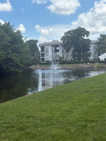 a view of a park with basketball court