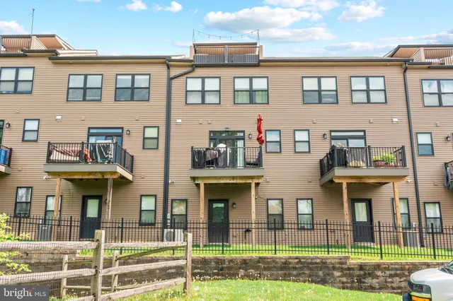 $649,000 | 8 Sienna Place, Feasterville-Trevose, PA 19053