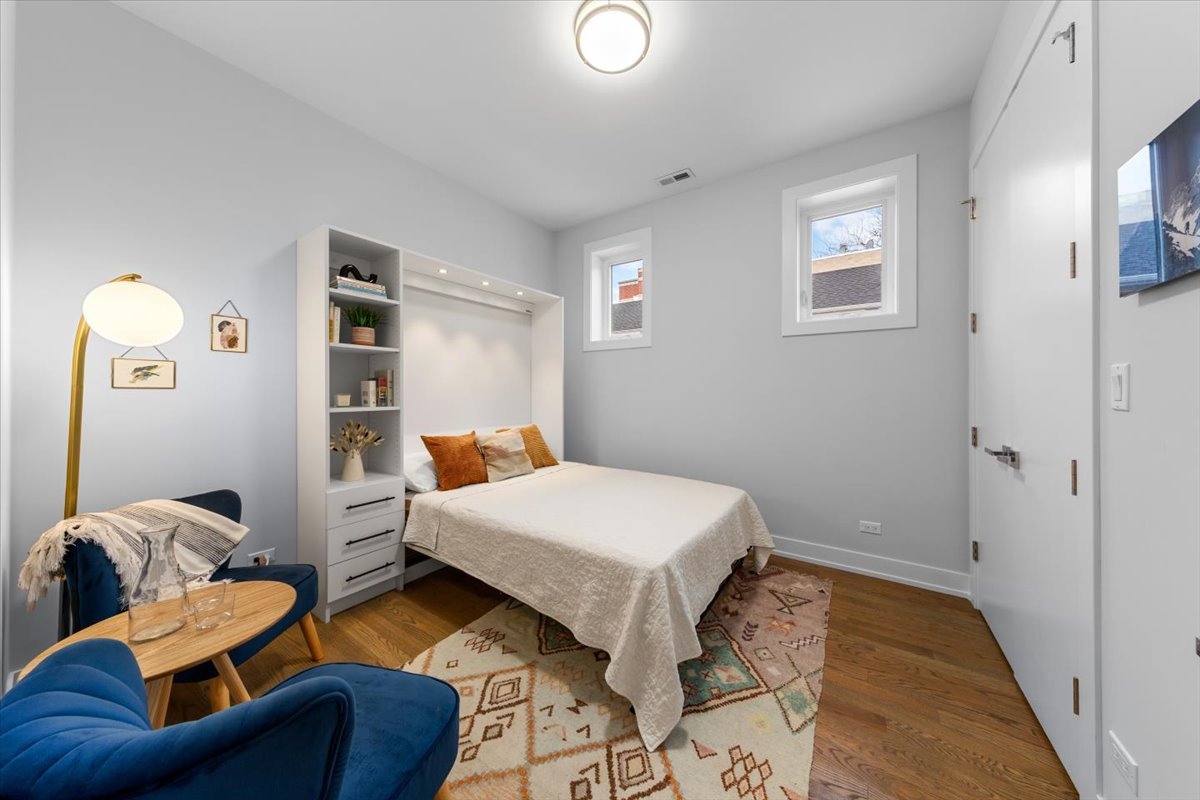 2150 West Foster Avenue, Unit 2 Chicago, IL 60625 - Photo 22 of 38