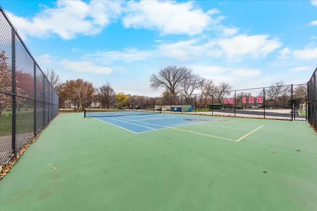 $575,000 | 2150 West Foster Avenue, Unit 2, Chicago, IL 60625