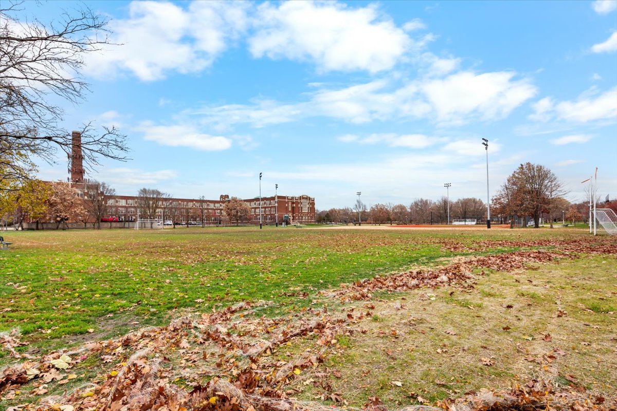 2150 West Foster Avenue, Unit 2 Chicago, IL 60625 - Photo 31 of 38