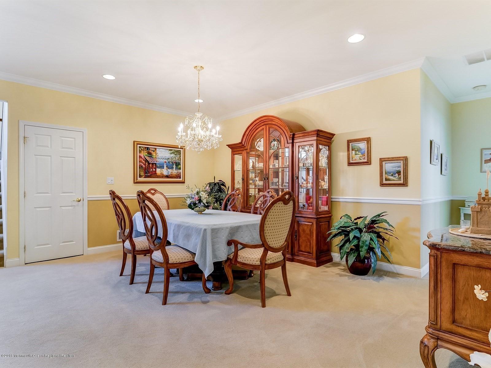 25 Lusitano Road Manalapan, NJ 07726 - Photo 8 of 60 008_Dining