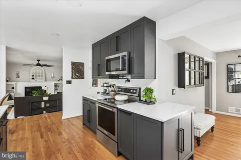 $1,190,000 | 8428 Stable Drive, Alexandria, VA 22308