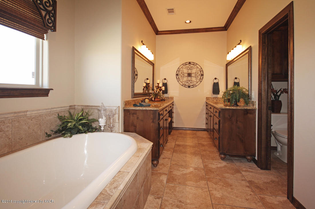 7600 Canyon Bend Road Amarillo, TX 79118 - Photo 28 of 67 Master Bathroom