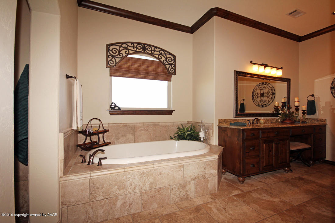 7600 Canyon Bend Road Amarillo, TX 79118 - Photo 29 of 67 Master Bath