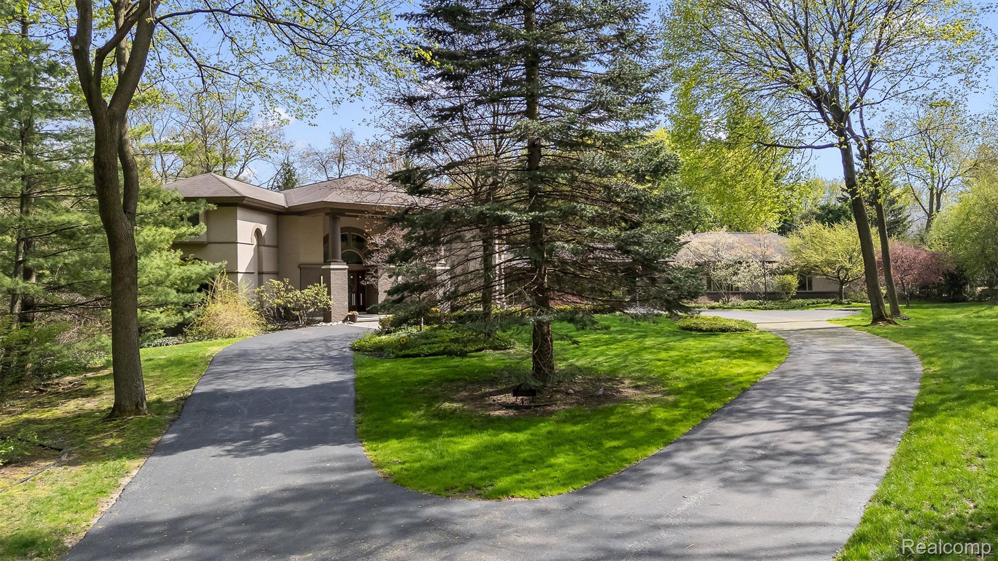 1800 Tiverton Road Bloomfield Hills, MI 48304 - Photo 50 of 56 73-Tiverton-74.jpg