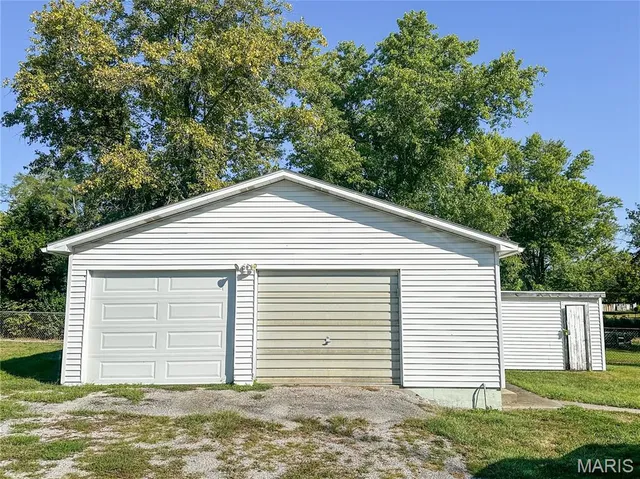 $63,500 | 815 East Brailley Street, Hillsboro, IL 62049