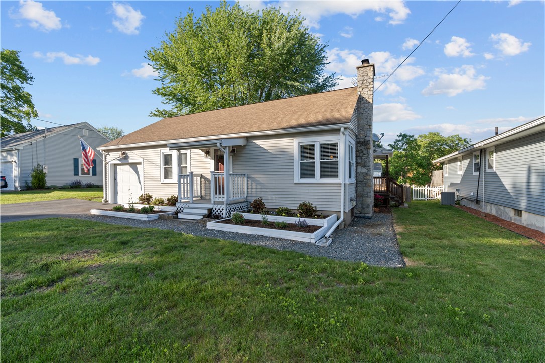 3163 Mendon Road Cumberland, RI 02864 - Photo 4 of 28