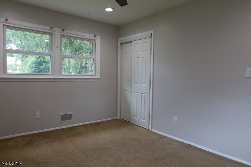 70 Knoll Road Parsippany, NJ 07054 - Photo 9 of 10