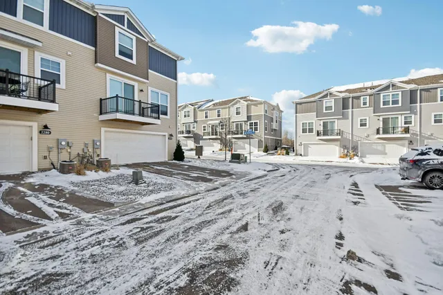 $389,900 | 2278 Polar Way, North St. Paul, MN 55109