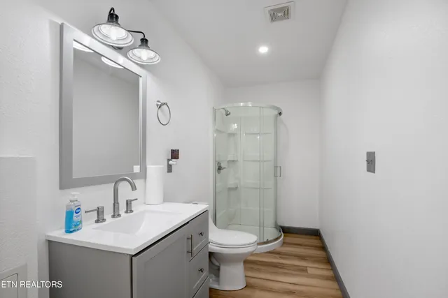 $249,000 | 234 Mac Ivey Lane, La Follette, TN 37766