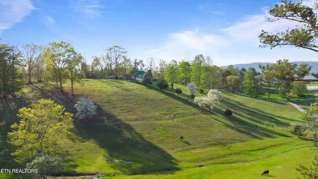 $249,000 | 234 Mac Ivey Lane, La Follette, TN 37766