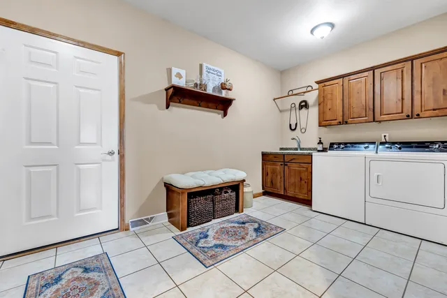 $699,900 | 4006 Elkins Road, Amherst, WI 54406