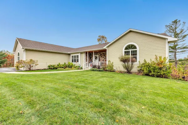 $649,900 | 4006 Elkins Road, Amherst, WI 54406