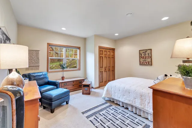 $699,900 | 4006 Elkins Road, Amherst, WI 54406