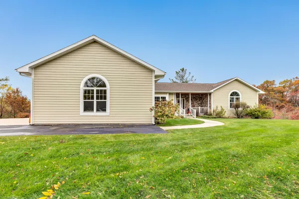 $649,900 | 4006 Elkins Road, Amherst, WI 54406