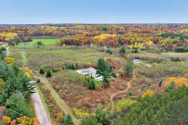 $649,900 | 4006 Elkins Road, Amherst, WI 54406