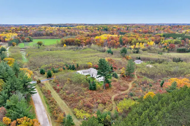 $699,900 | 4006 Elkins Road, Amherst, WI 54406