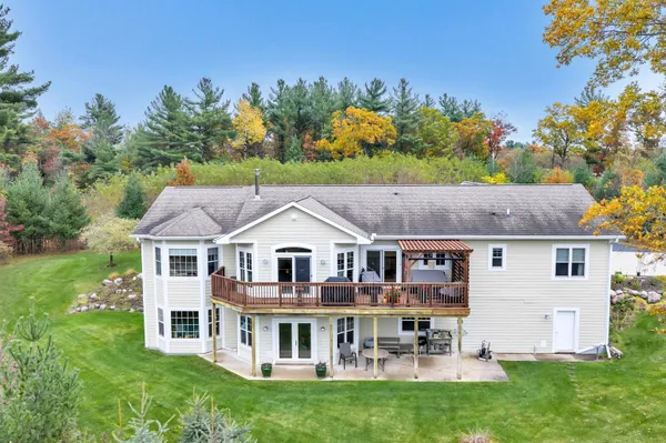 $649,900 | 4006 Elkins Road, Amherst, WI 54406