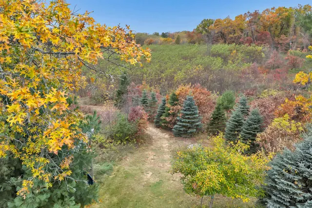 $699,900 | 4006 Elkins Road, Amherst, WI 54406