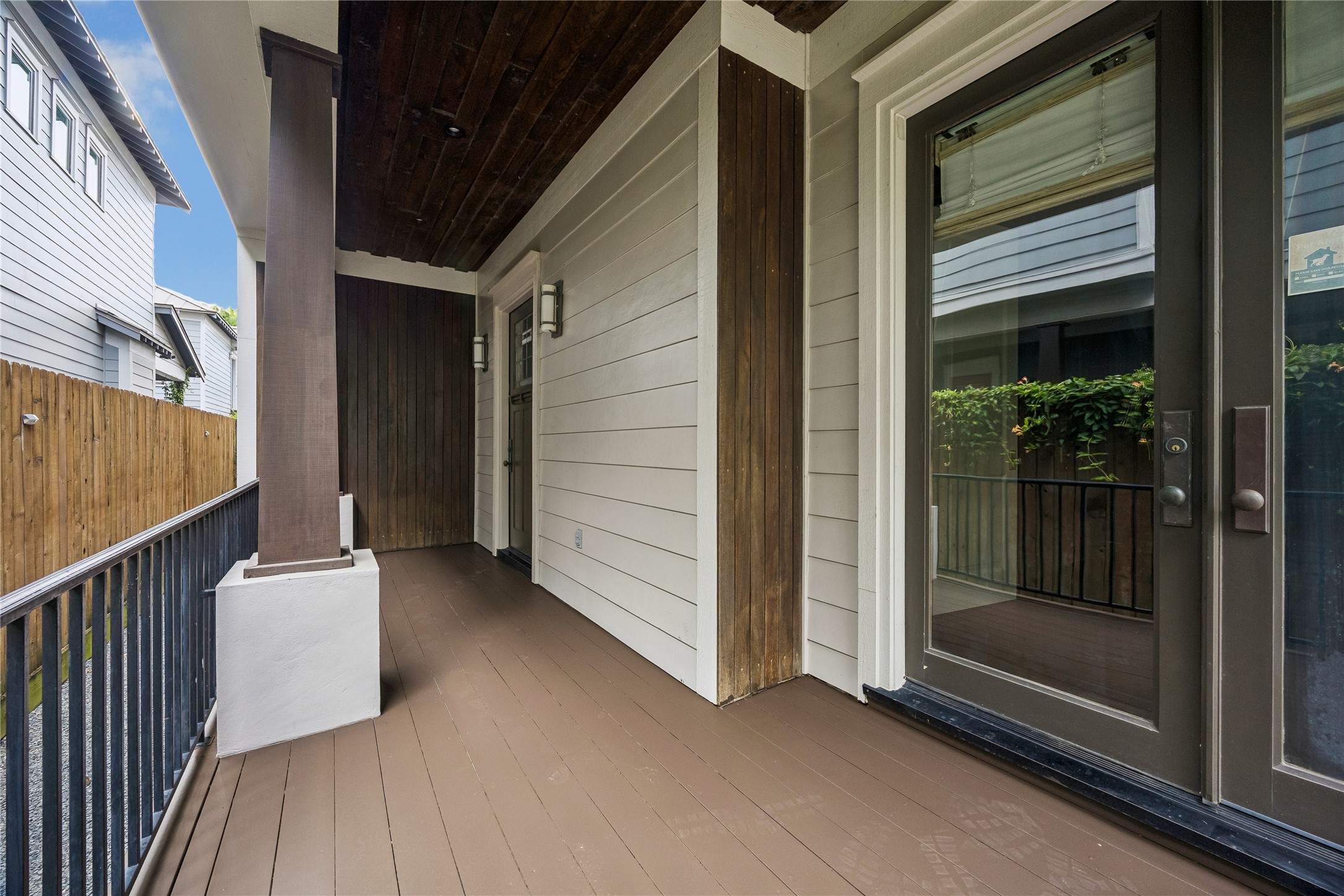 926 Nicholson Street Houston, TX 77008 - Photo 33 of 39 Expansive front and rear porches extend the living space outdoors, creating inviting areas for relaxation and entertaining.