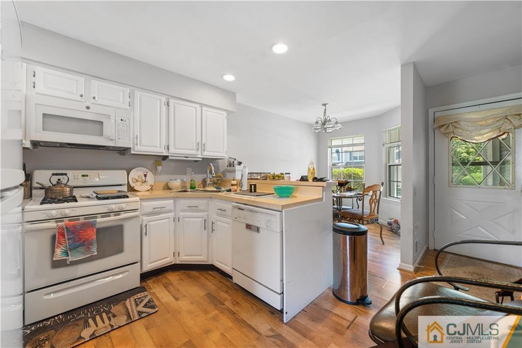 16 Jill Court Monmouth Junction, NJ 08852 - Photo 8 of 28