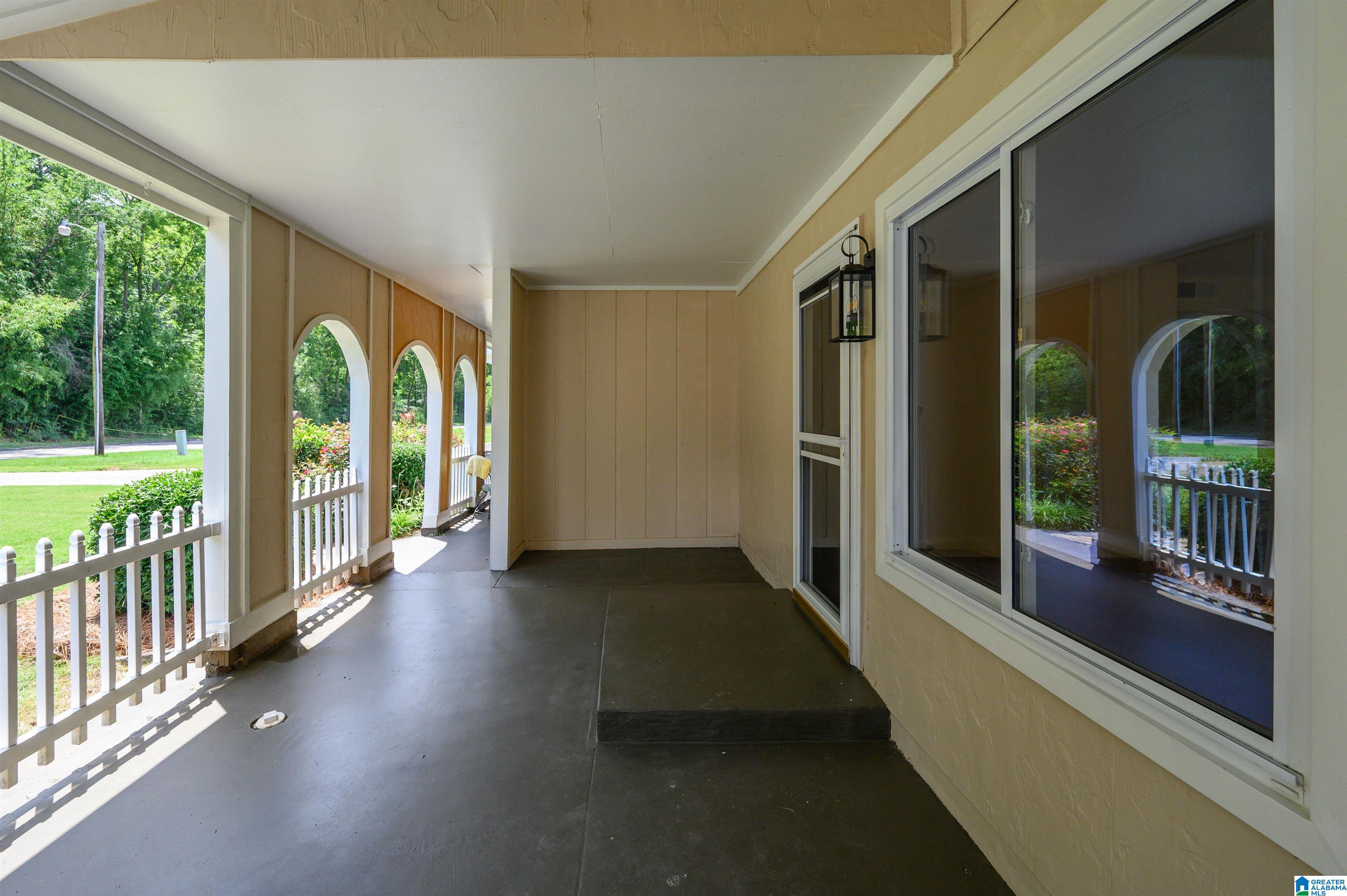 1834 Oakleaf Lane Birmingham, AL 35215 - Photo 4 of 40