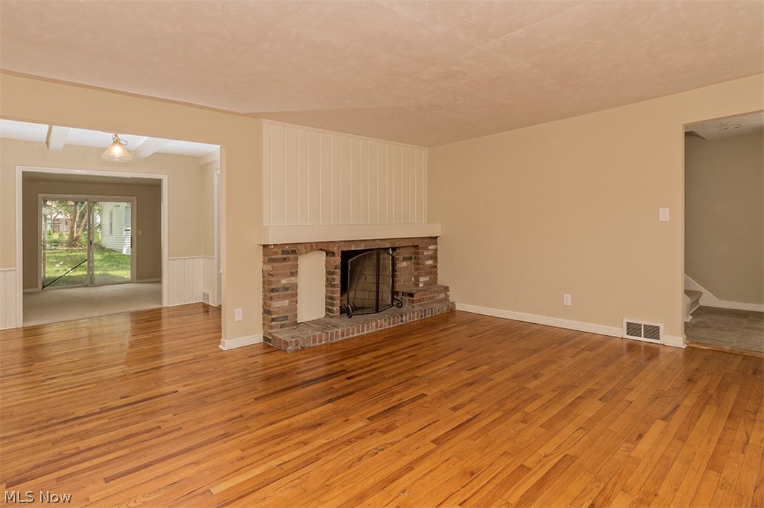 3575 Strathavon Road Cleveland, OH 44120 - Photo 4 of 33