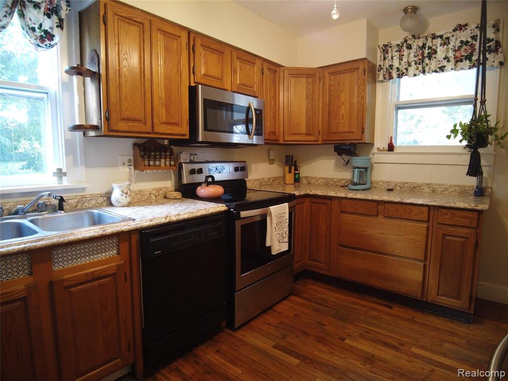 2466 West Auburn Road Rochester Hills, MI 48309 - Photo 10 of 34