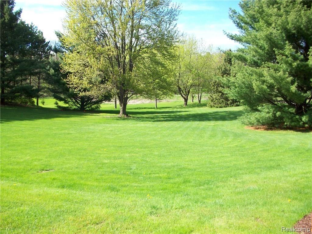 420 Mack Road Leonard, MI 48367 - Photo 27 of 37 100_2404.JPG