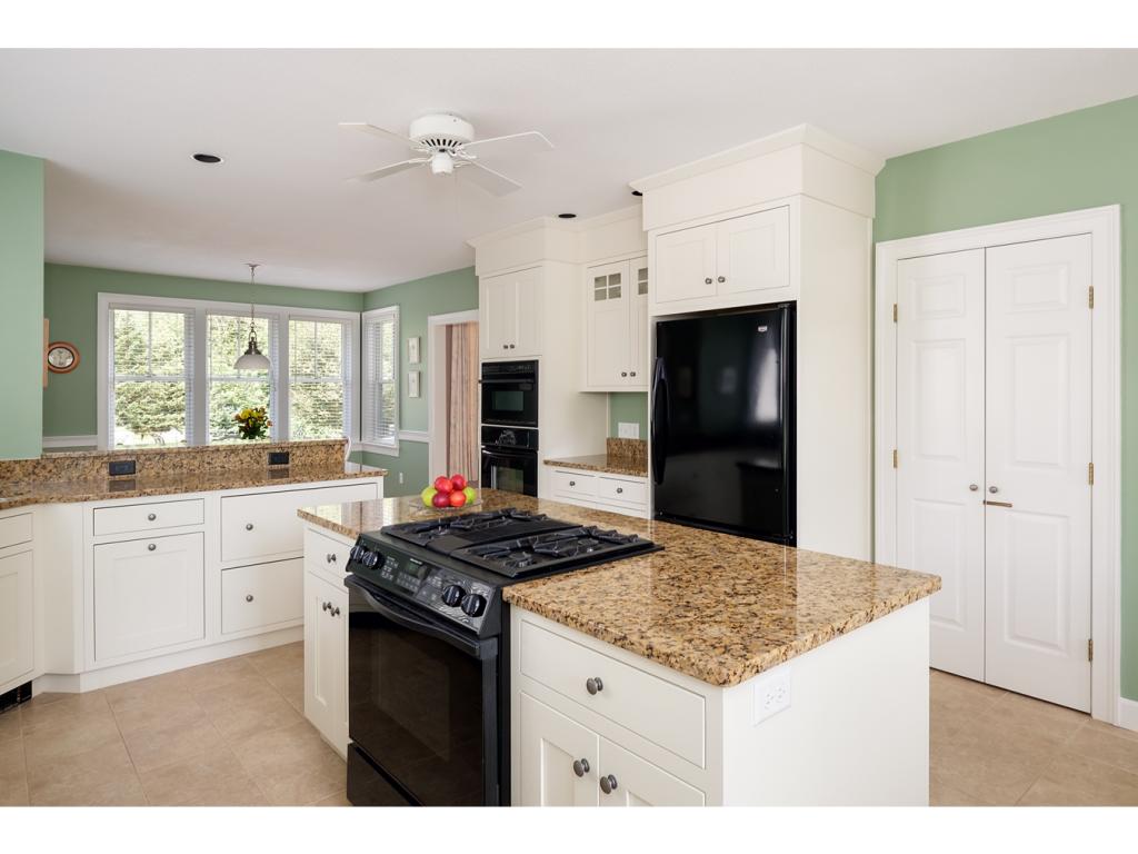109 Tidewater Farm Road Stratham, NH 03885 - Photo 2 of 36