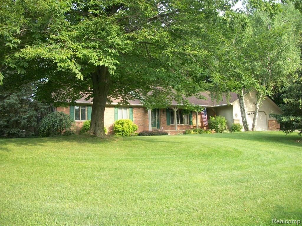 3810 South Sandusky Road Peck, MI 48466 - Photo 26 of 26 This is a front angle view of the home.