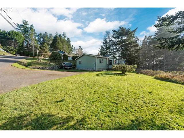 $310,000 | 545 Queens Avenue, Lakeside, OR 97449