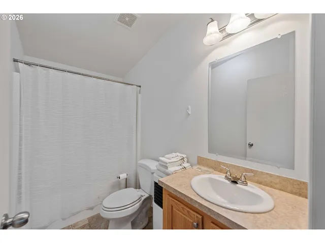 $310,000 | 545 Queens Avenue, Lakeside, OR 97449