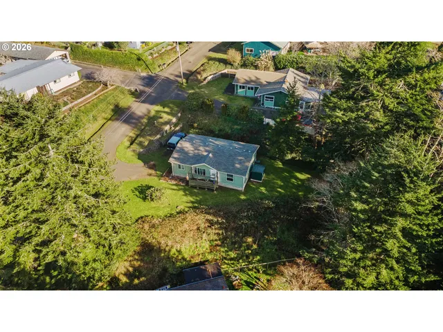 $310,000 | 545 Queens Avenue, Lakeside, OR 97449