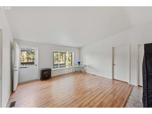 $310,000 | 545 Queens Avenue, Lakeside, OR 97449