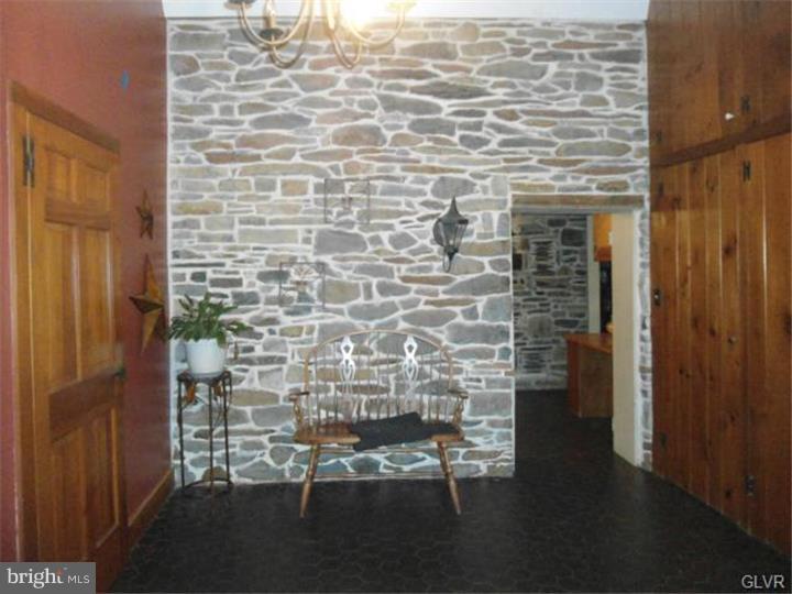 6044 Durham Road Pipersville, PA 18947 - Photo 12 of 19 Gallery Image 12