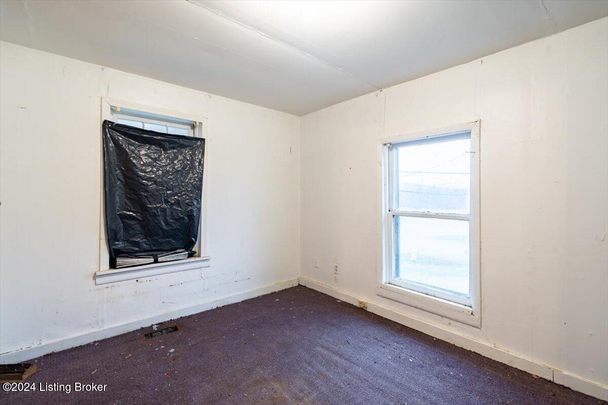 8910 3rd Street Road Louisville, KY 40272 - Photo 11 of 22 Interior