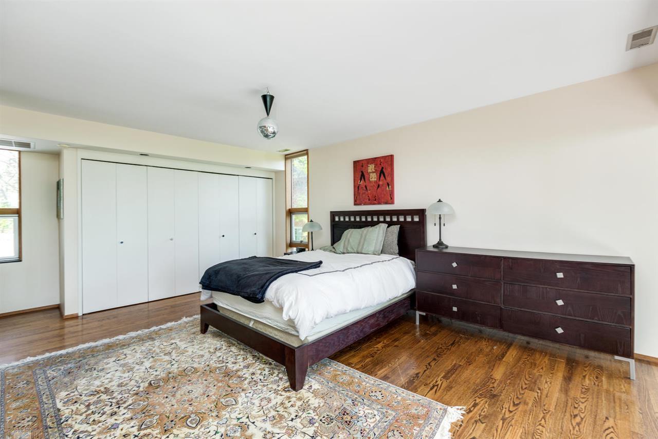 735 Lake Shore Road Grosse Pointe, MI 48236 - Photo 33 of 98 31344112-32.JPG