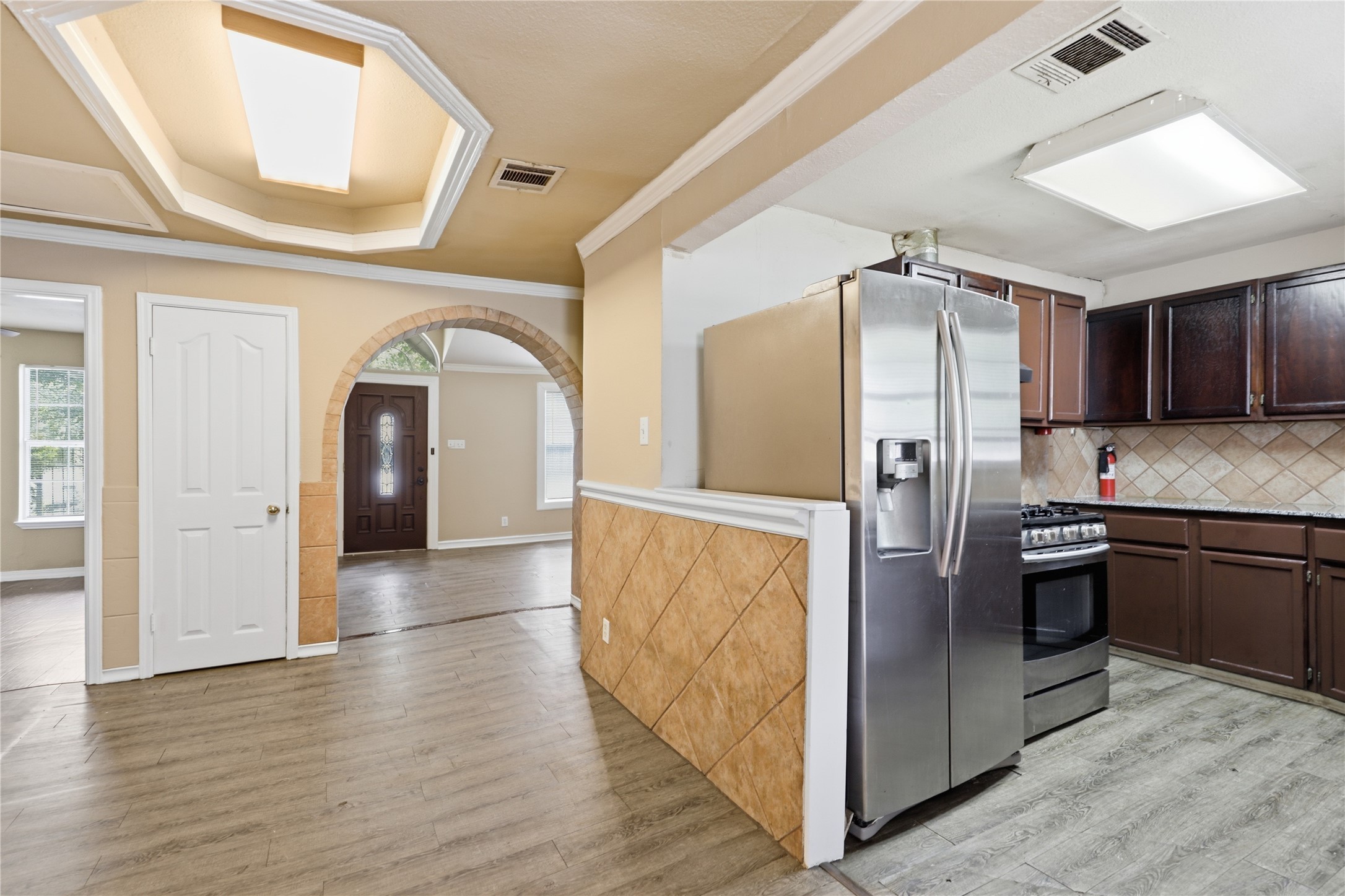 915 Vargas Road Austin, TX 78741 - Photo 8 of 29