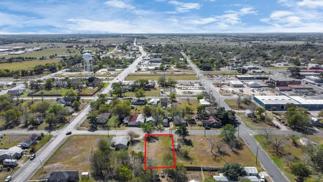 $29,000 | 311 East Grange Street, Weimar, TX 78962