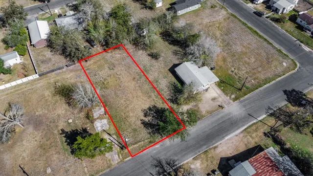 $29,000 | 311 East Grange Street, Weimar, TX 78962