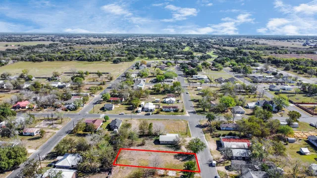 $29,000 | 311 East Grange Street, Weimar, TX 78962