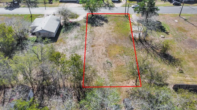 $29,000 | 311 East Grange Street, Weimar, TX 78962