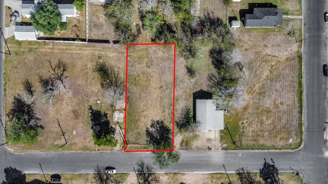 $29,000 | 311 East Grange Street, Weimar, TX 78962