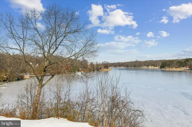 $210,000 | 355 Gatewater Court, Unit F, Glen Burnie, MD 21060